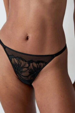 String Brodé -Lingerie Charmeuse 652400205 b