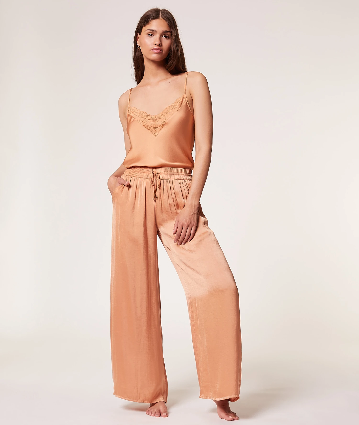 Caraco Détails Dentelle 5 Caraco Détails Dentelle – Image 3