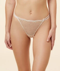 String En Dentelle Irisée