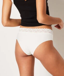 Hipster V-shape En Microfibre Et Dentelle 10 Hipster V-shape En Microfibre Et Dentelle -Lingerie Charmeuse 653460401 b