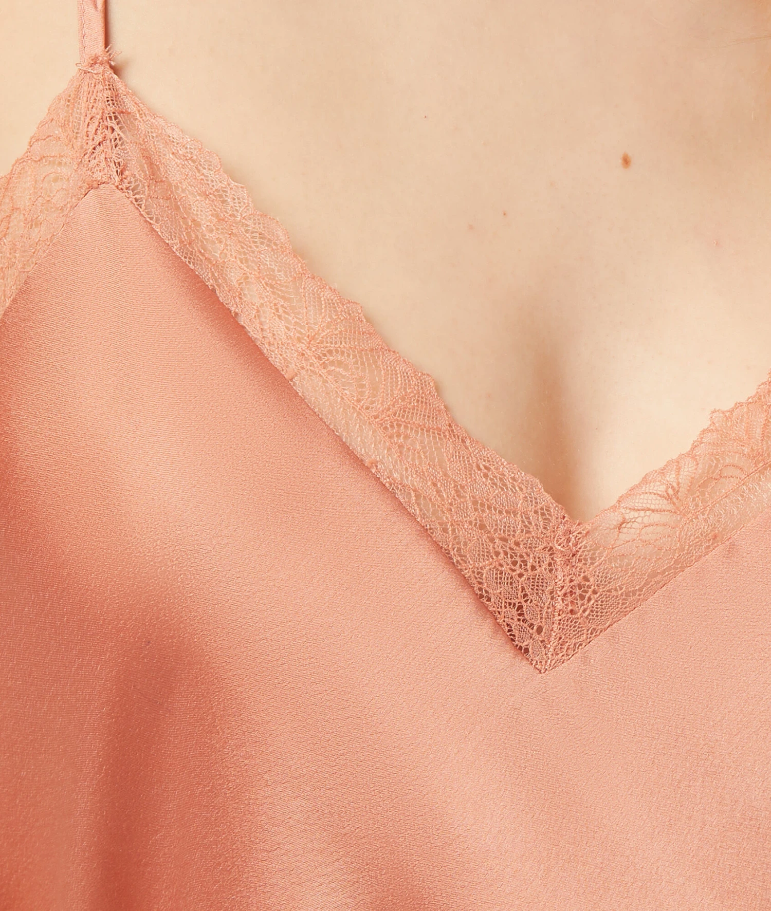 Nuisette Détails Dentelle 6 Nuisette Détails Dentelle – Image 4