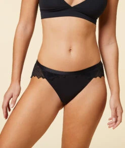 Shorty Microfibre Et Dentelle