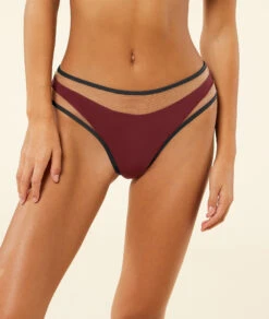 String High Leg Détails En Tulle