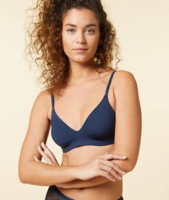 Triangle En Microfibre Armatures Souples