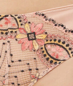 Hipster En Dentelle -Lingerie Charmeuse 653822394 b