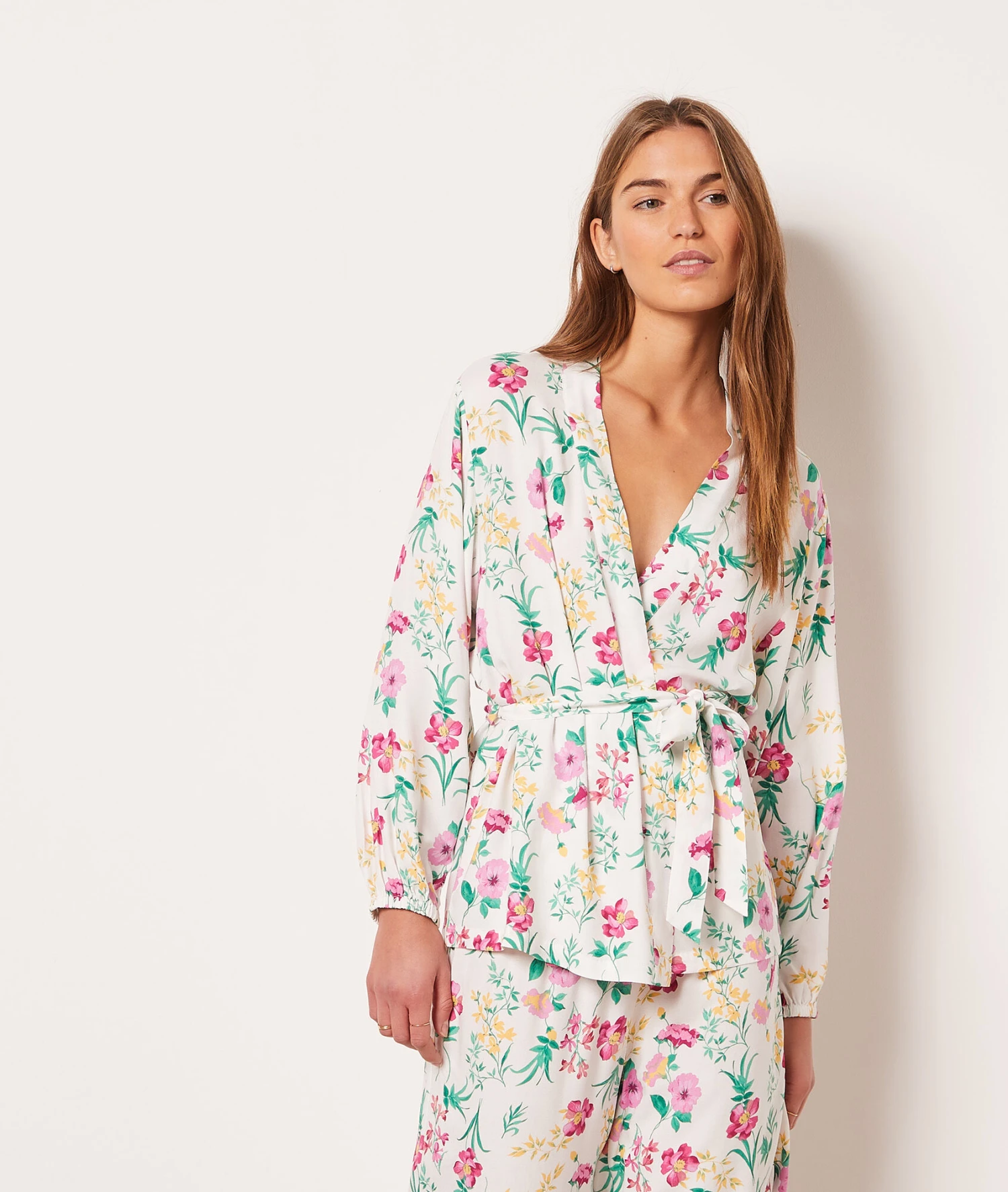 Déshabillé Court Fleuri 3 Déshabillé Court Fleuri